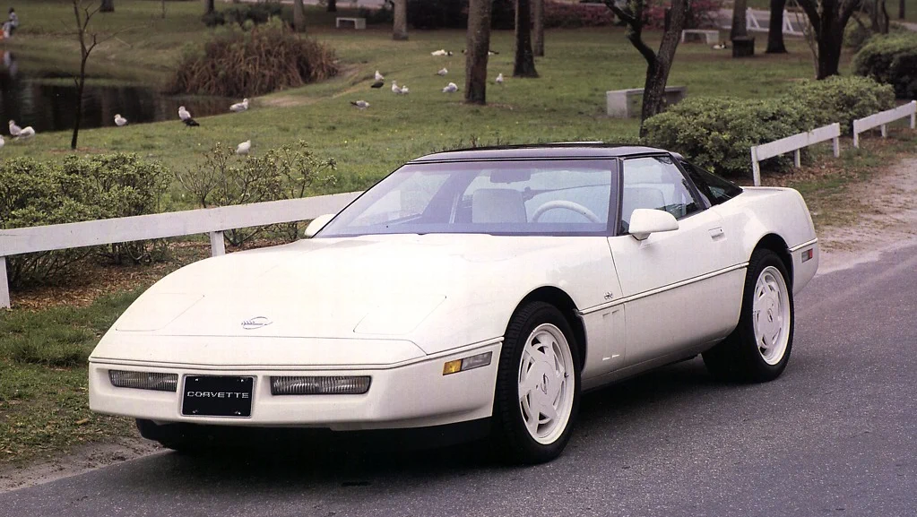 Corvette Generations/C4/C4 1988 White coupe.webp